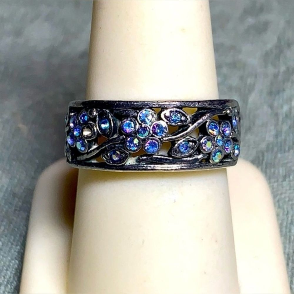 EUC Lia Sophia Floral Silver Ring with Blue Accents